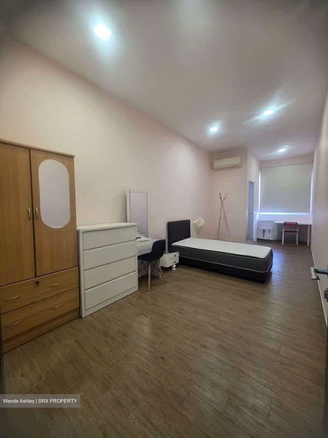 Charlton Residences (D19), Terrace #572062501